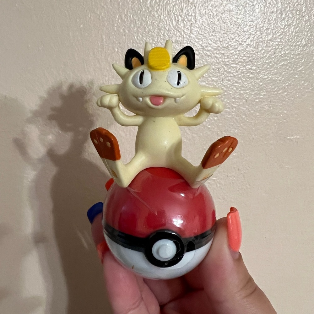 Vintage Nintendo Pokémon Figurine + Stamp • Meowth